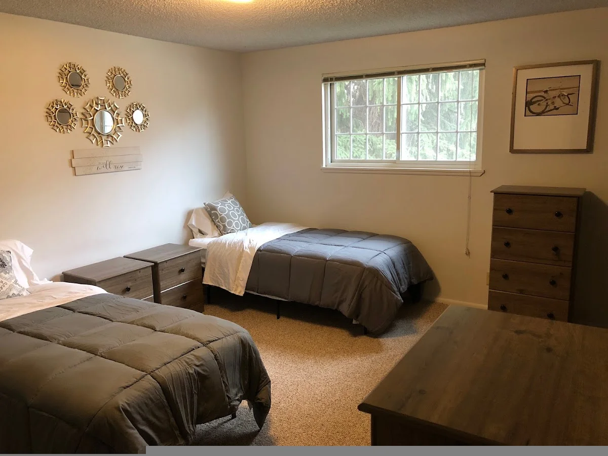 Phoenix House - Photo 2