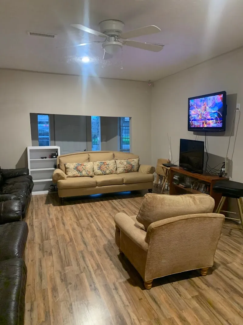 Houston Recovery Homes - Photo 2