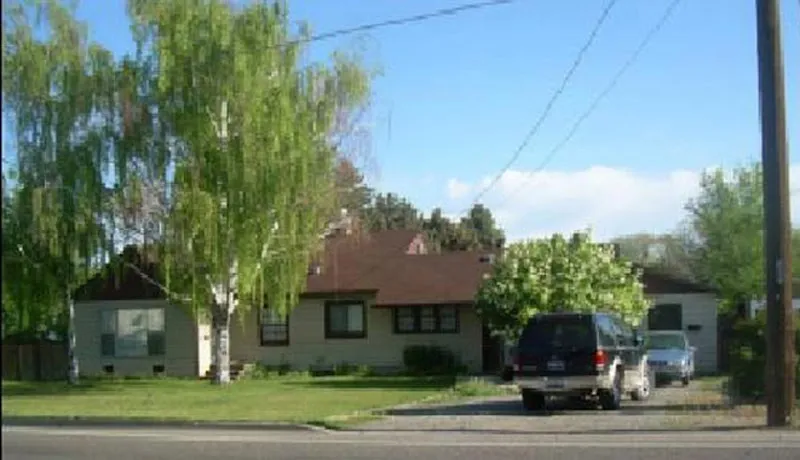 Renaissance Recovery House - Photo 2