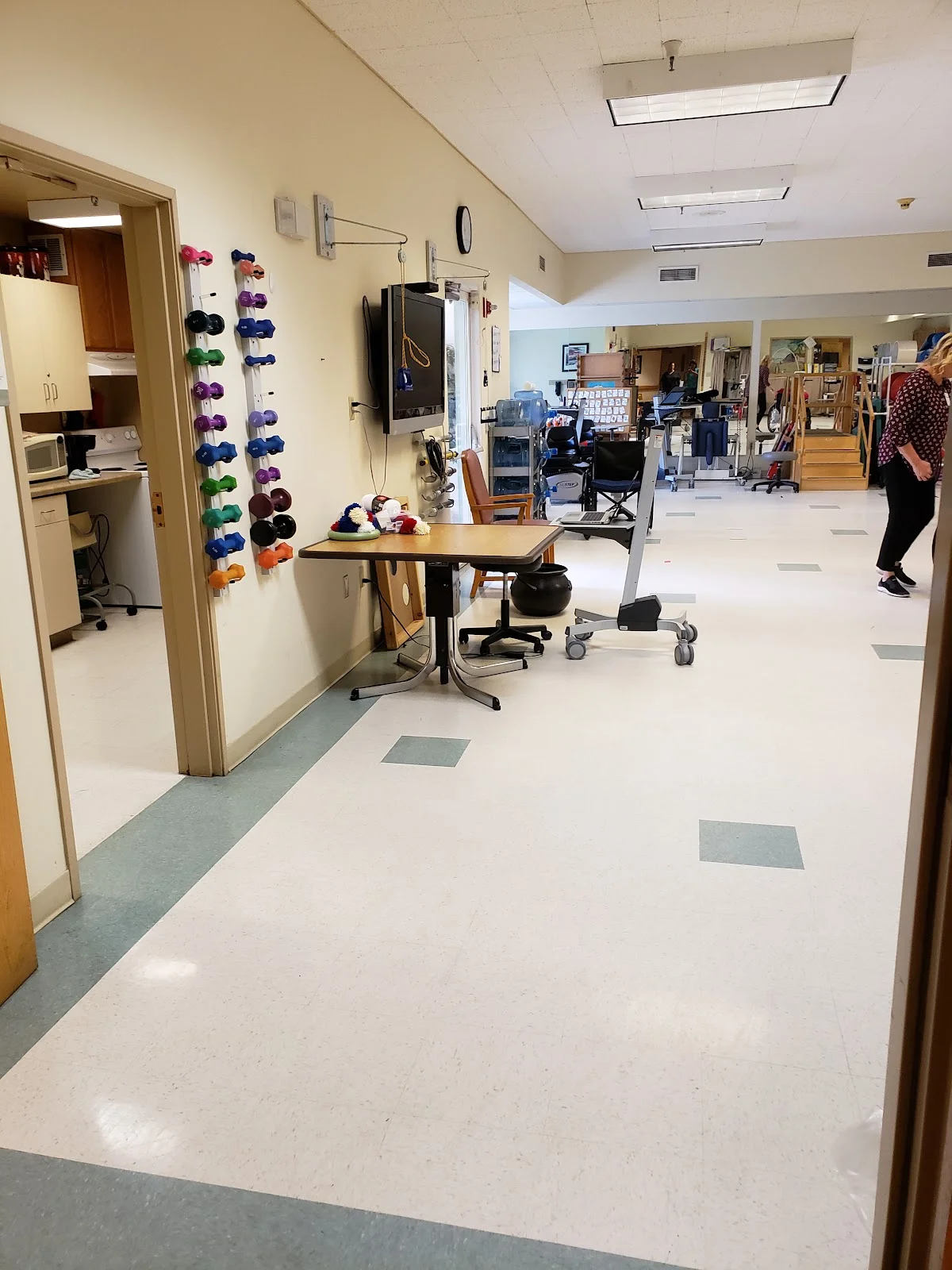 Creekside Transitional Care & Rehabilitation - Photo 2