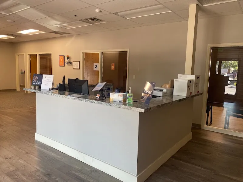 Ideal Option - interior photo